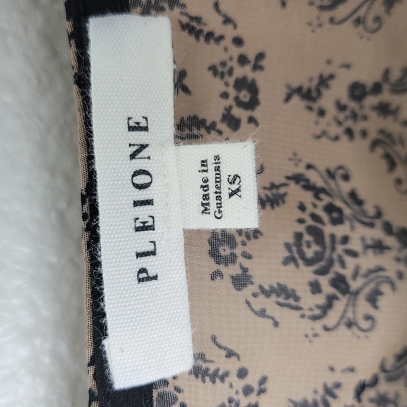 Pleione Lace Trim Blouse Chiffon Smocked Cuffs Keyhole Back Sheer Size XS - Picture 6 of 11